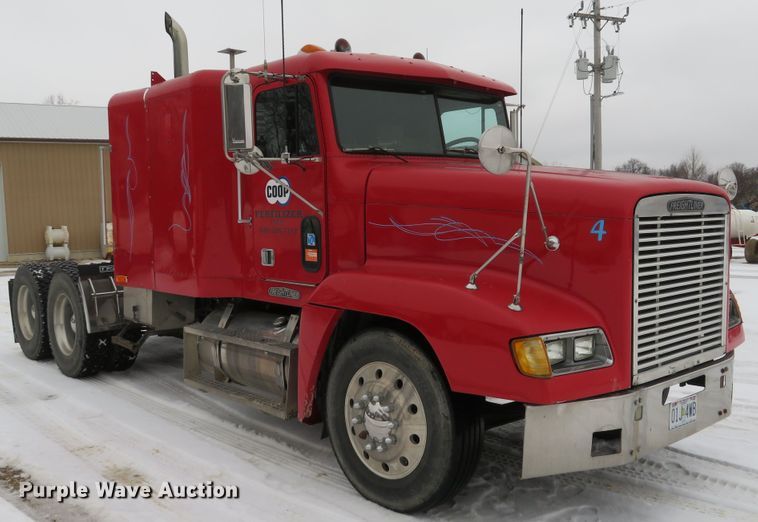 image for item DI2026 1994 Freightliner FLD semi truck