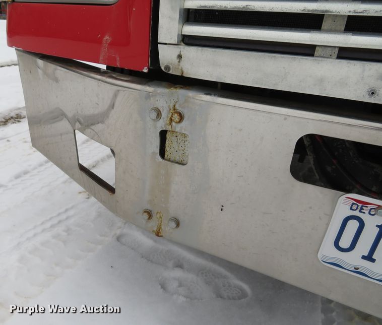 image for item DI2026 1994 Freightliner FLD semi truck