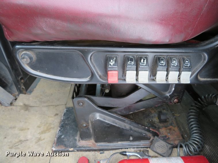 image for item DI2026 1994 Freightliner FLD semi truck