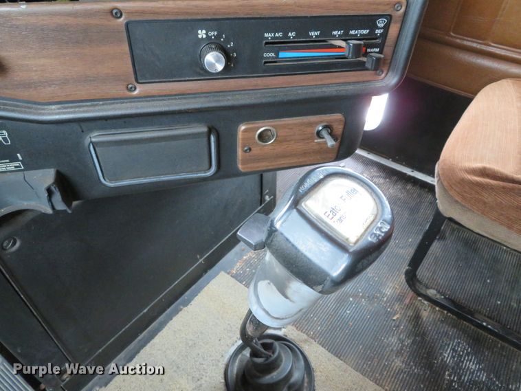 image for item DI2026 1994 Freightliner FLD semi truck