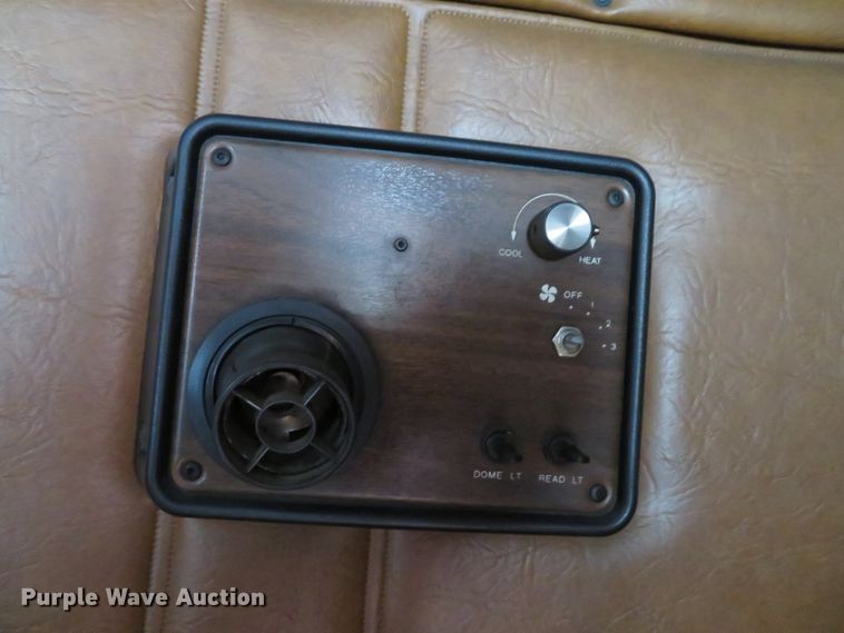 image for item DI2026 1994 Freightliner FLD semi truck