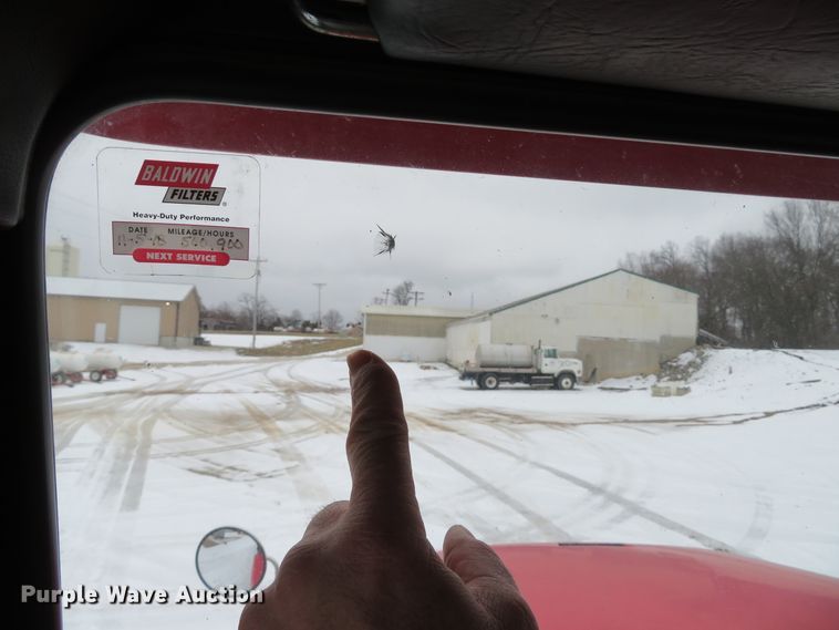 image for item DI2026 1994 Freightliner FLD semi truck