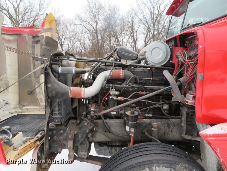 image for item DI2026 1994 Freightliner FLD semi truck