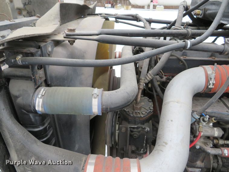 image for item DI2026 1994 Freightliner FLD semi truck