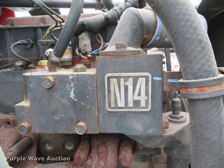 image for item DI2026 1994 Freightliner FLD semi truck