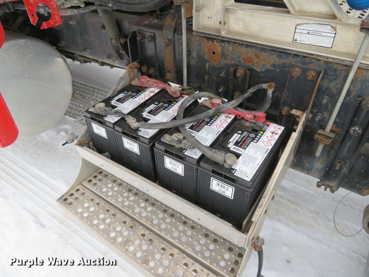 image for item DI2026 1994 Freightliner FLD semi truck