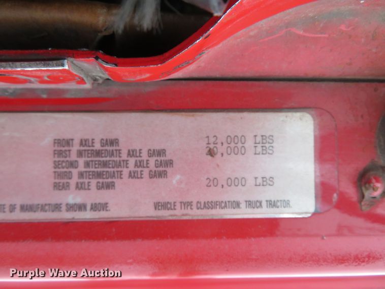 image for item DI2026 1994 Freightliner FLD semi truck