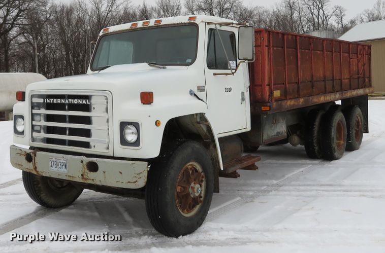 image for item DI2027 1979 International grain truck