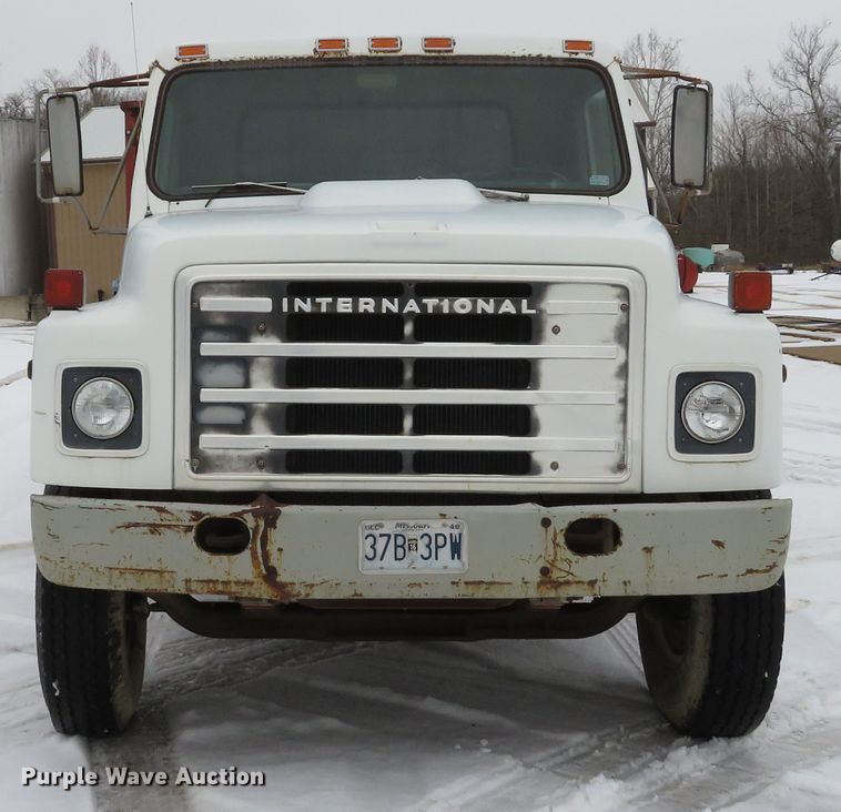 image for item DI2027 1979 International grain truck