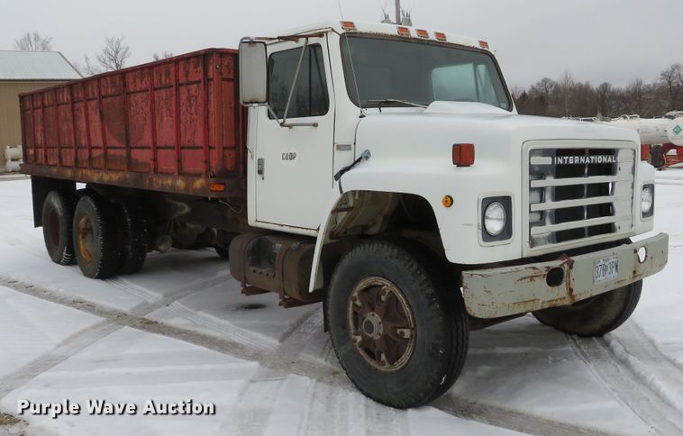 image for item DI2027 1979 International grain truck