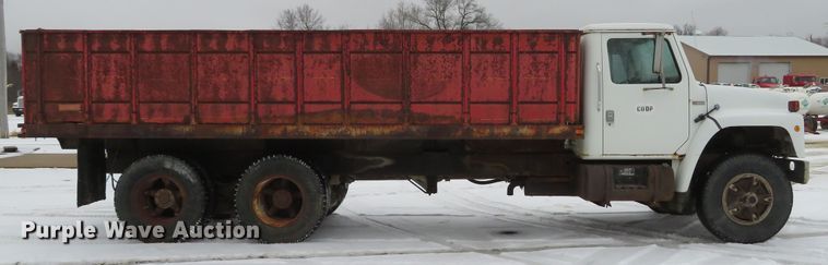 image for item DI2027 1979 International grain truck