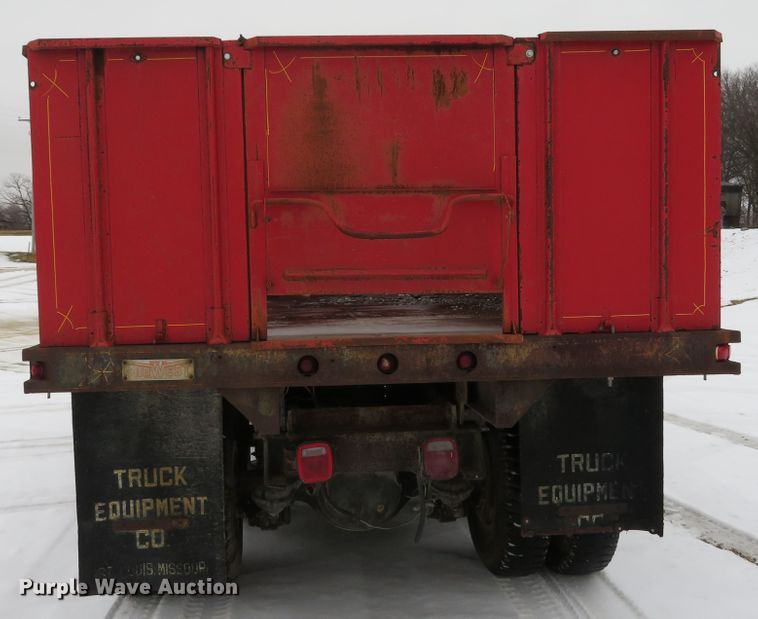 image for item DI2027 1979 International grain truck
