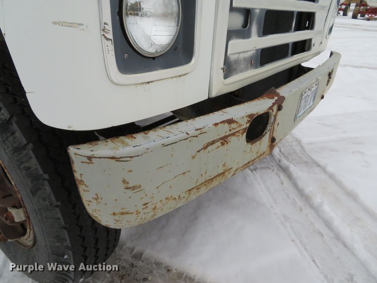 image for item DI2027 1979 International grain truck