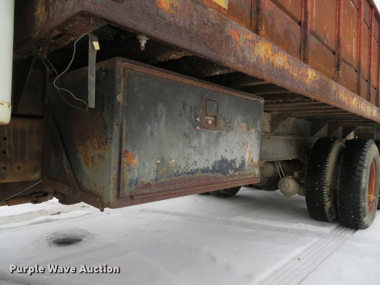 image for item DI2027 1979 International grain truck