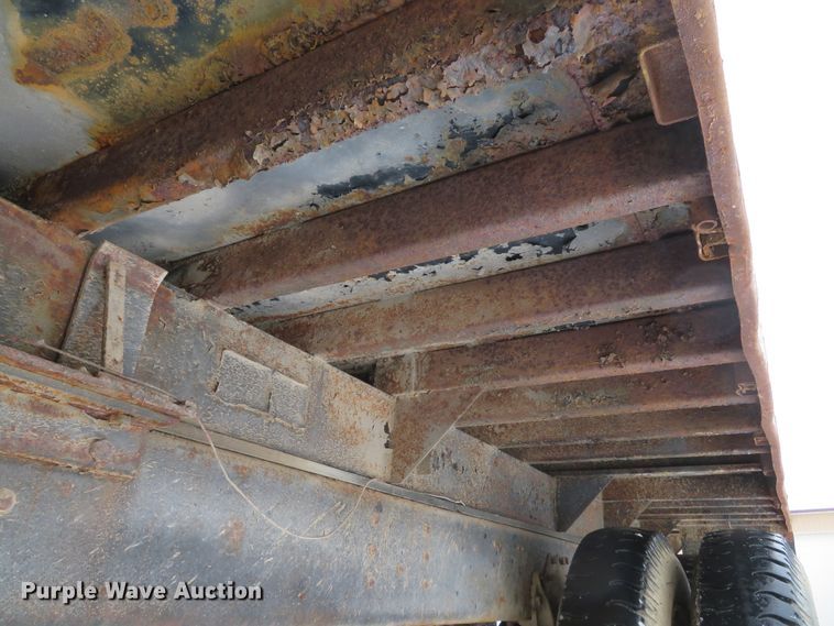 image for item DI2027 1979 International grain truck