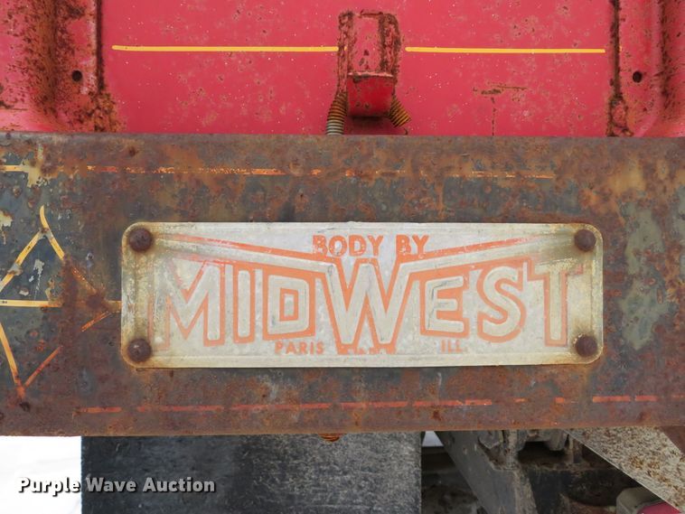 image for item DI2027 1979 International grain truck