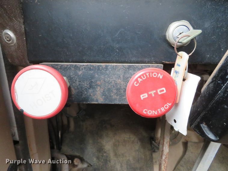 image for item DI2027 1979 International grain truck