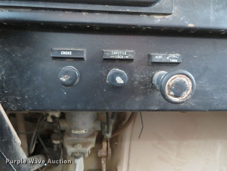 image for item DI2027 1979 International grain truck