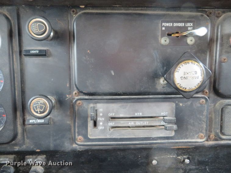 image for item DI2027 1979 International grain truck