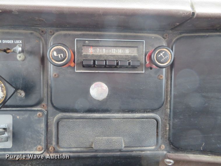 image for item DI2027 1979 International grain truck