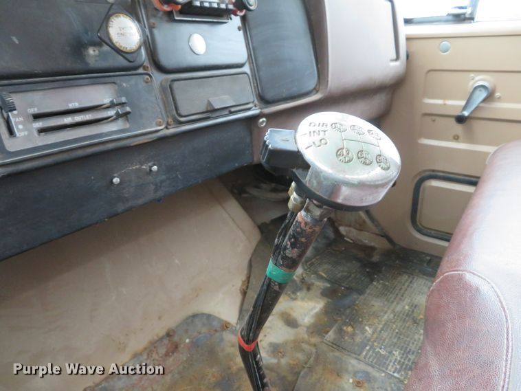 image for item DI2027 1979 International grain truck