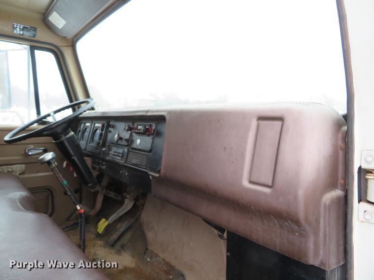 image for item DI2027 1979 International grain truck