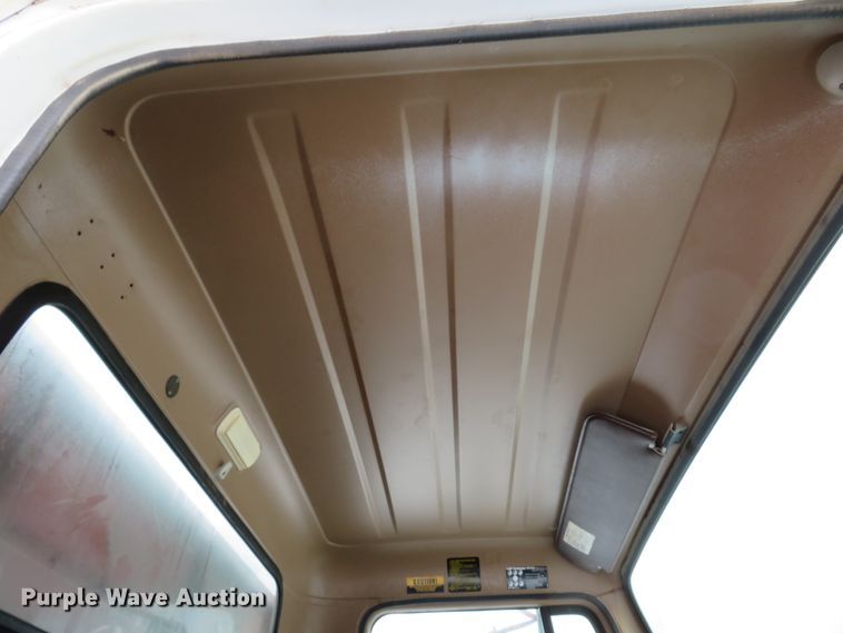 image for item DI2027 1979 International grain truck