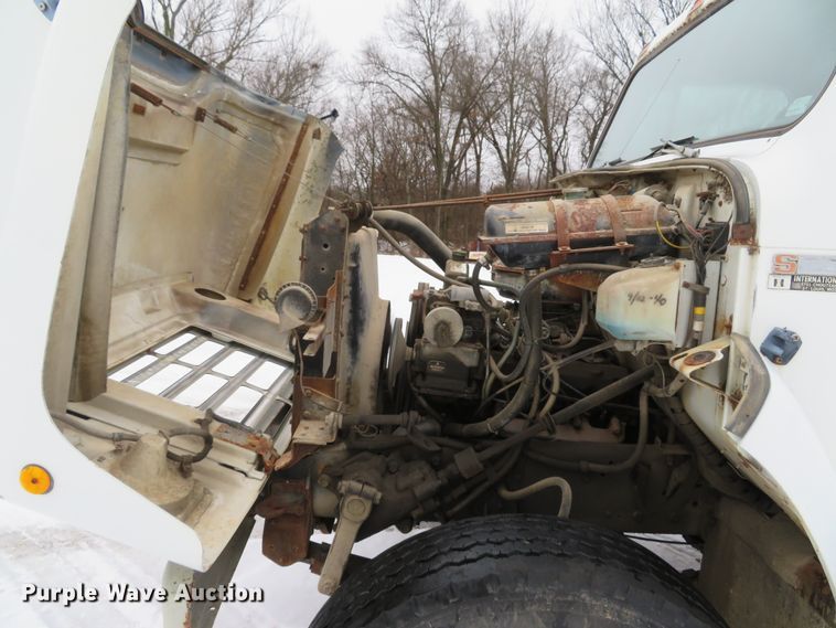 image for item DI2027 1979 International grain truck