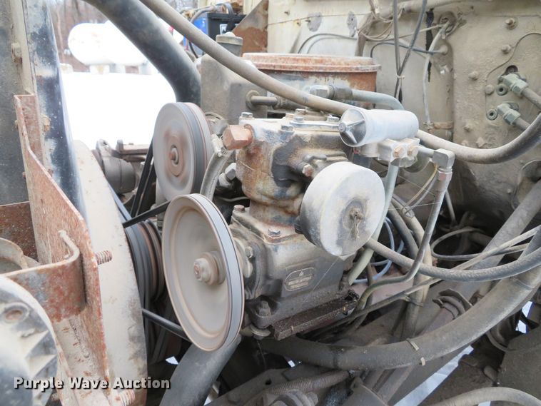 image for item DI2027 1979 International grain truck