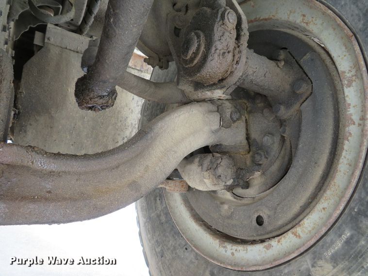 image for item DI2027 1979 International grain truck