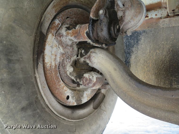 image for item DI2027 1979 International grain truck