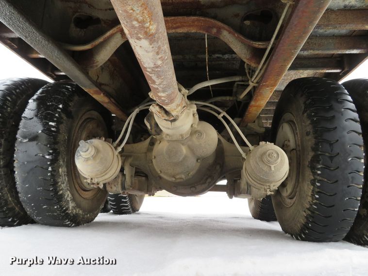 image for item DI2027 1979 International grain truck