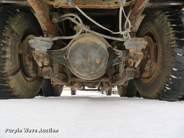 image for item DI2027 1979 International grain truck