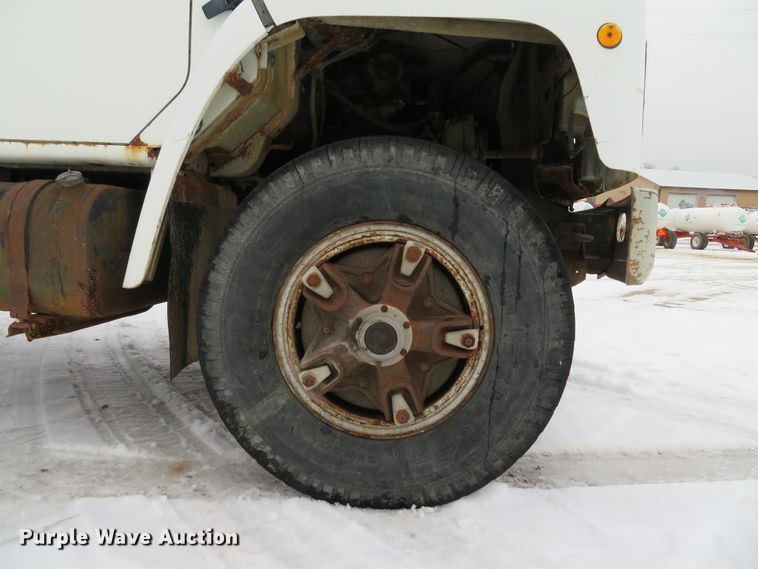 image for item DI2027 1979 International grain truck