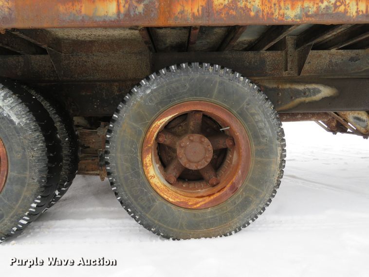 image for item DI2027 1979 International grain truck