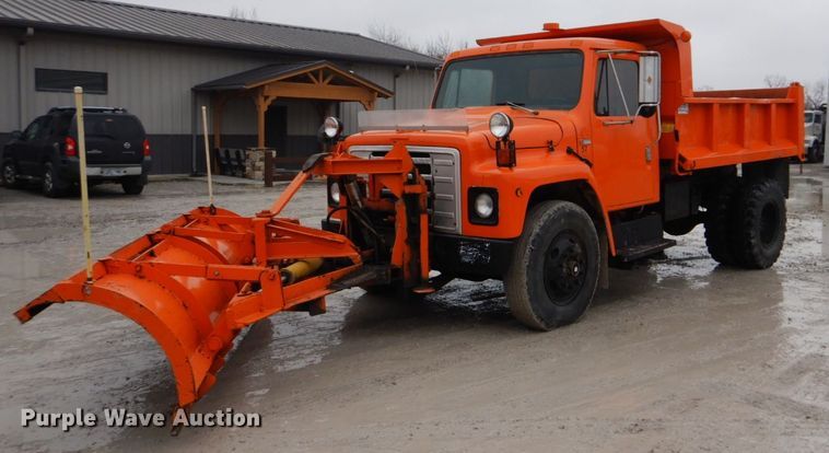 image for item DI2451 1980 International 1700 dump truck