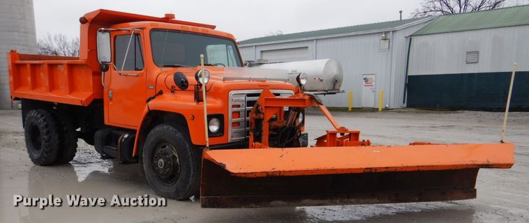 image for item DI2451 1980 International 1700 dump truck