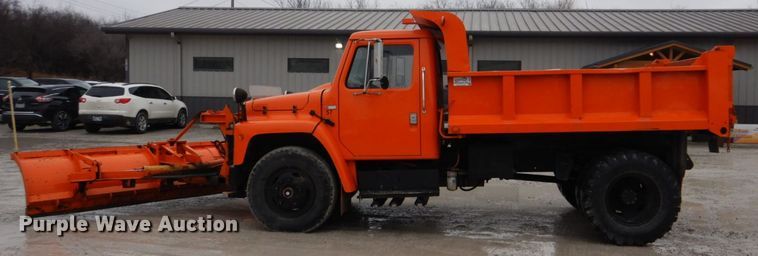 image for item DI2451 1980 International 1700 dump truck