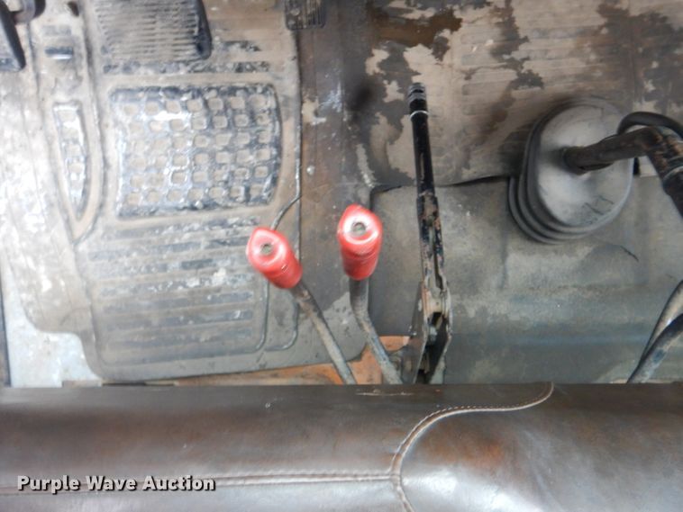 image for item DI2451 1980 International 1700 dump truck