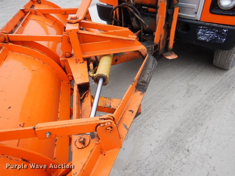 image for item DI2451 1980 International 1700 dump truck