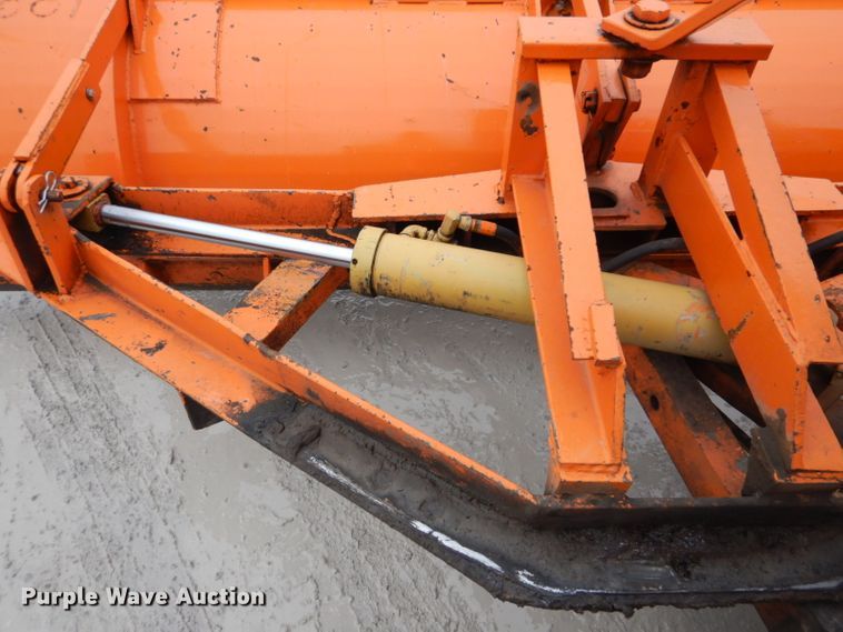 image for item DI2451 1980 International 1700 dump truck