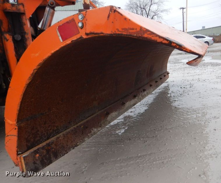 image for item DI2451 1980 International 1700 dump truck