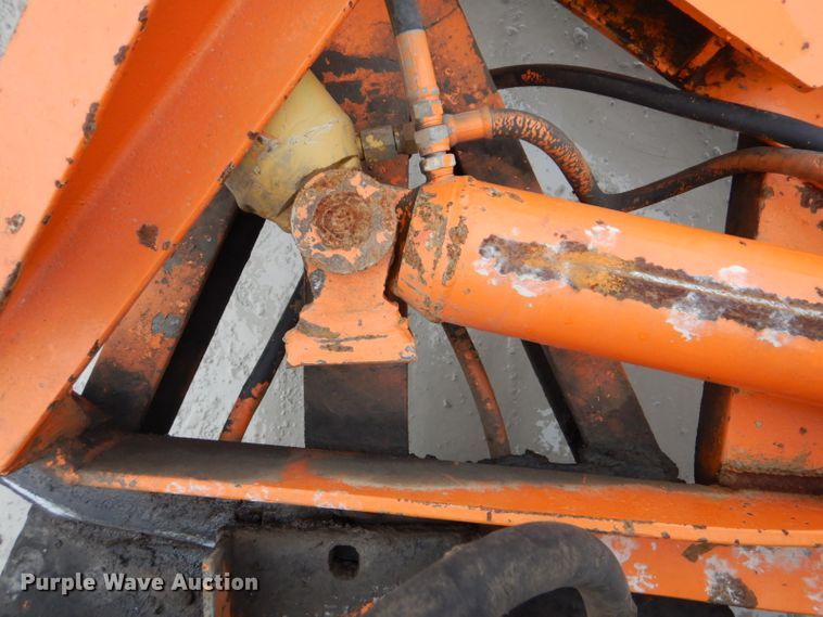 image for item DI2451 1980 International 1700 dump truck