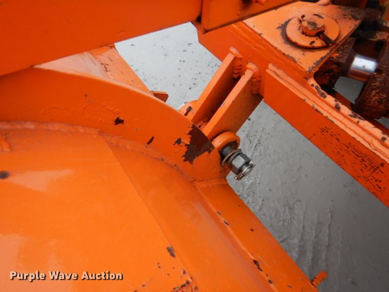 image for item DI2451 1980 International 1700 dump truck