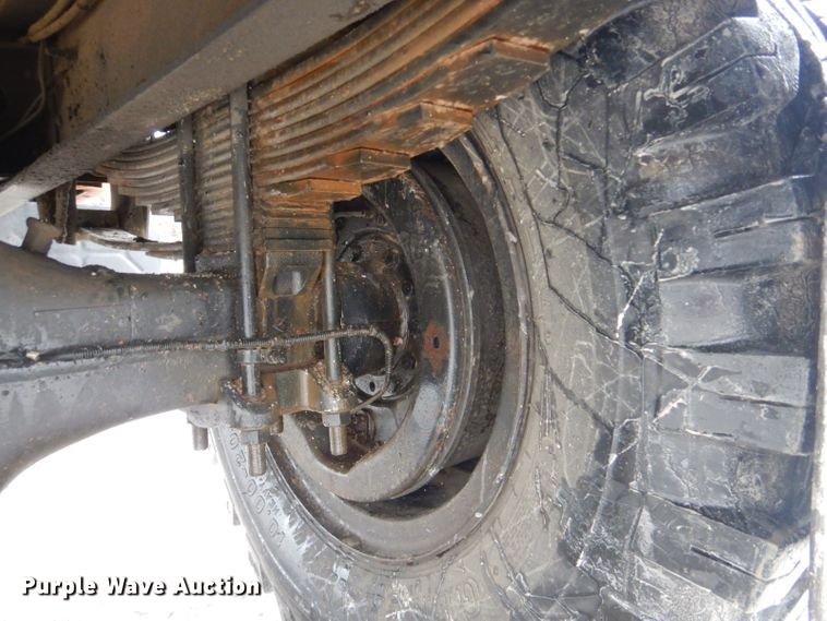 image for item DI2451 1980 International 1700 dump truck