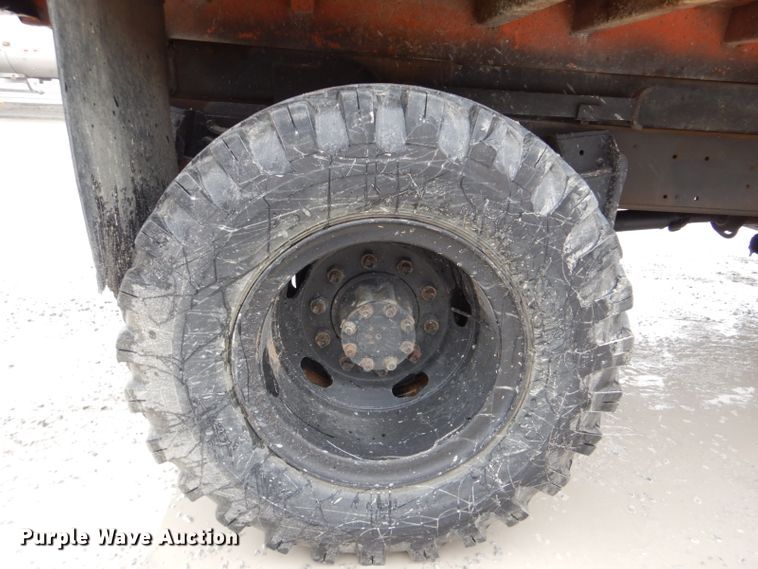 image for item DI2451 1980 International 1700 dump truck