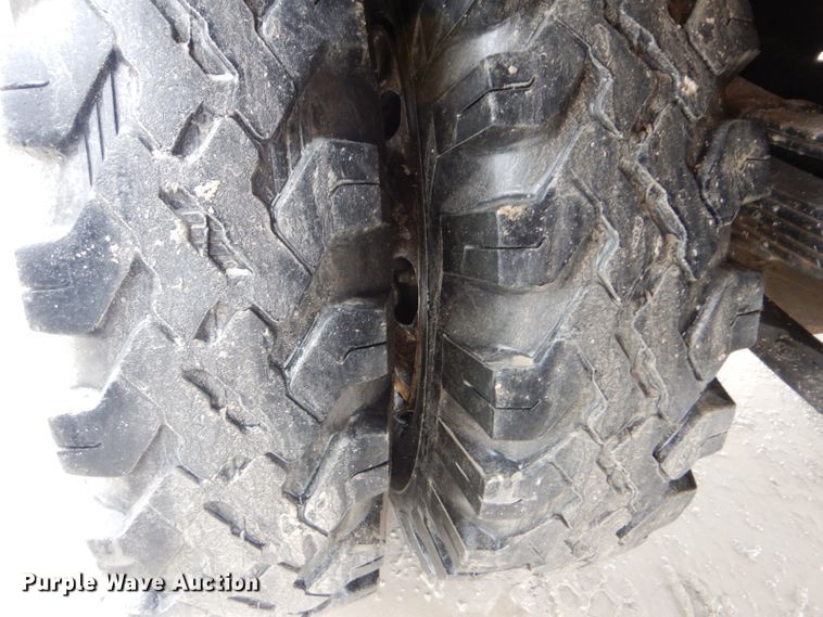 image for item DI2451 1980 International 1700 dump truck