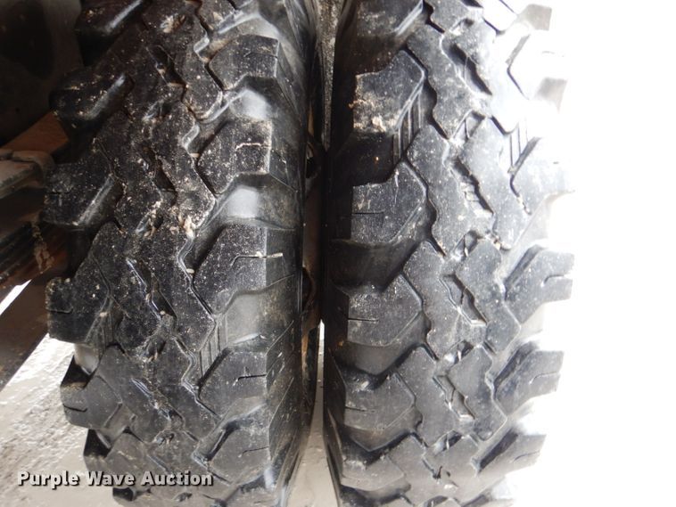 image for item DI2451 1980 International 1700 dump truck