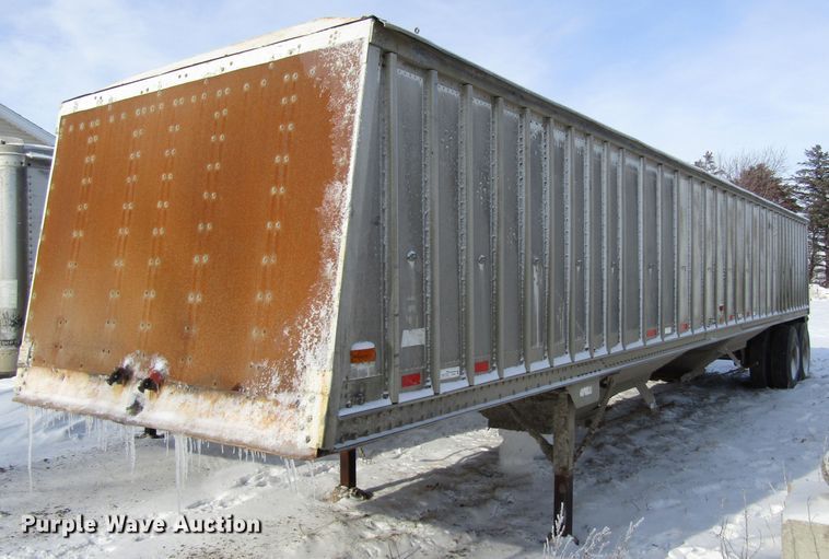 image for item FD9335 1981 Hobbs double hopper bottom grain trailer