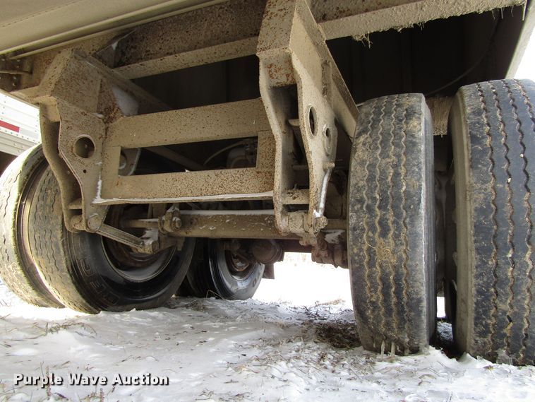 image for item FD9335 1981 Hobbs double hopper bottom grain trailer